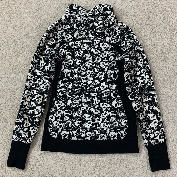 Women's LULULEMON Black & White COZY CUDDLE UP Fitted JACKET  6 - Picture 3 of 9